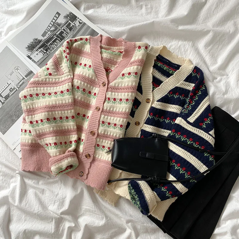 High Street Floral Print Elegeant Loose Cardigans Women Korean Vintage V Neck Lazy Wind Chic Sweaters Female 2021 Autumn Sweater
High Street Floral Print Elegeant Loose Cardigans Women Korean Vintage V Neck Lazy Wind Chic Sweaters Female 2021 Autumn Sweater