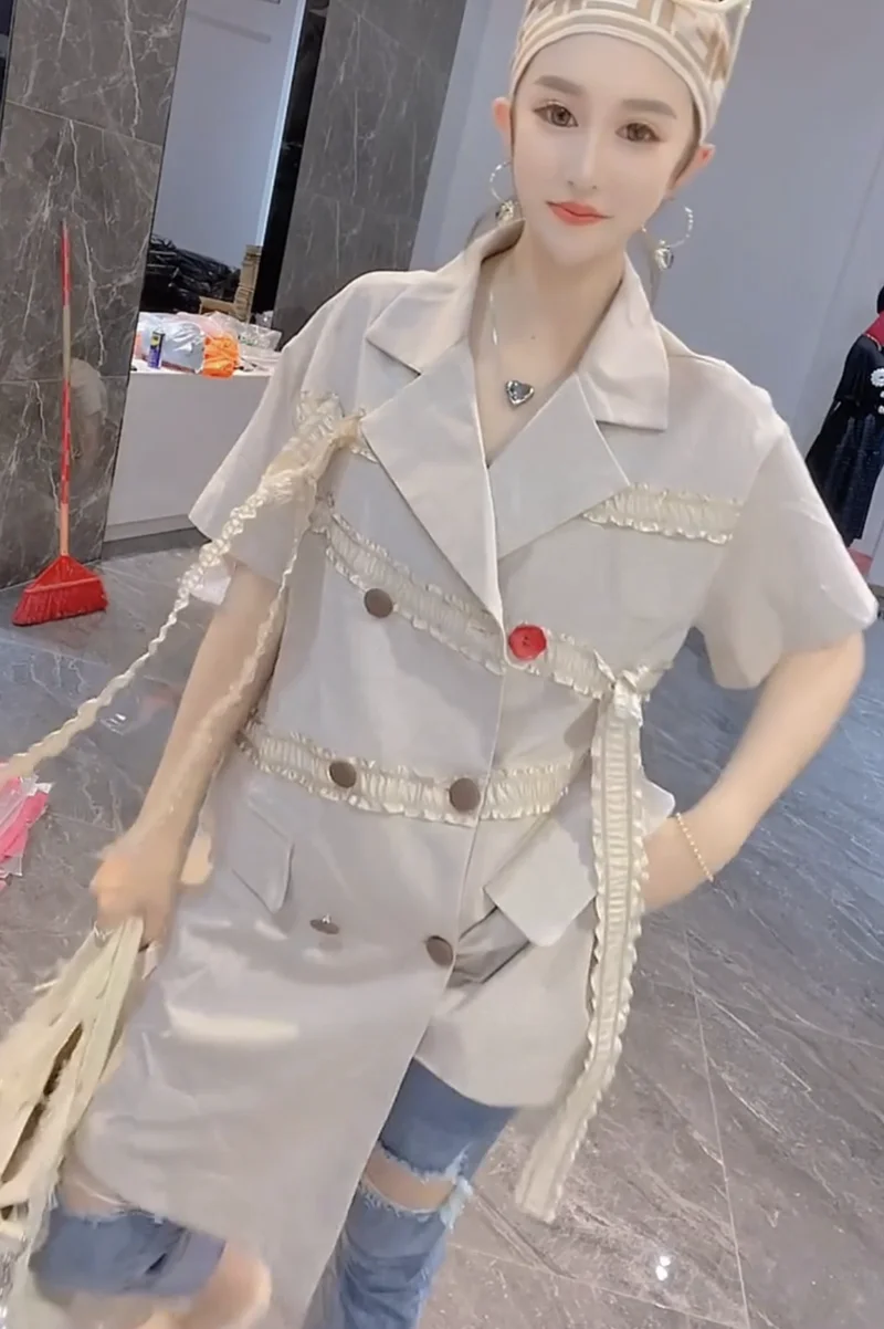 Korean Fashion Ins Original Design Midi Suit Dresses for Women 2021 Summer Short Sleeve Suit Collar Double Breasted Loose Dress 
Korean Fashion Ins Original Design Midi Suit Dresses for Women 2021 Summer Short Sleeve Suit Collar Double Breasted Loose Dress