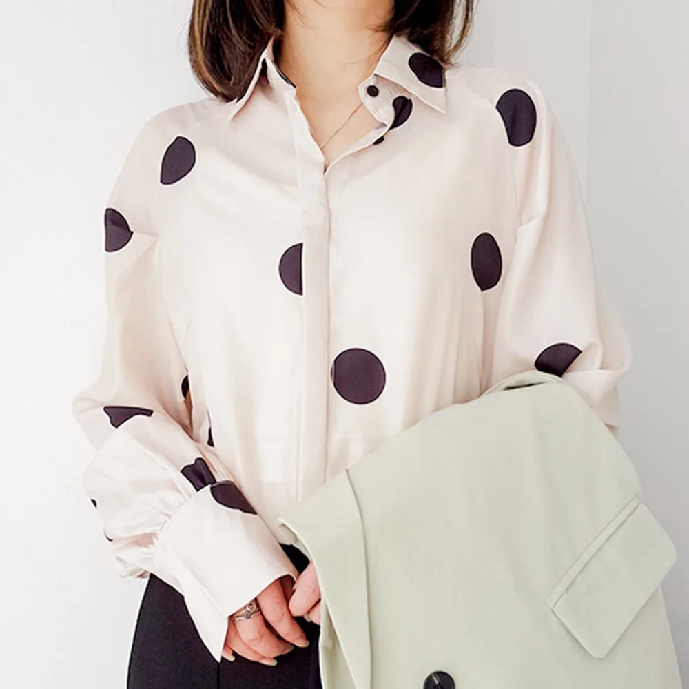 Korean Style Spring Long Sleeve Chiffon Blouse Simple Polka Dots Chic Casual Shirt Oversize Fashion Office Lady Work Tops
Korean Style Spring Long Sleeve Chiffon Blouse Simple Polka Dots Chic Casual Shirt Oversize Fashion Office Lady Work Tops
