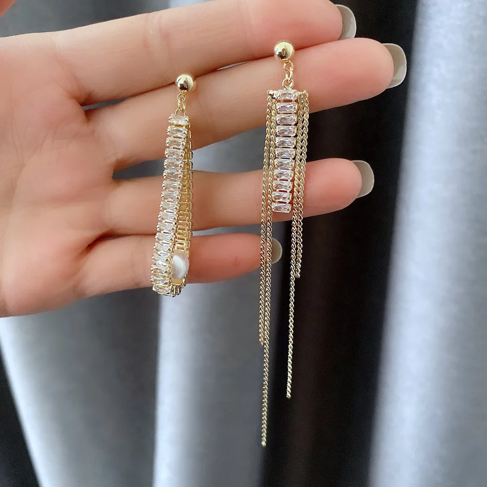 2020 New Arrival Vintage Delicate Asymmetric Crystal Tassel Long Dangle Earrings For Women Simulated Pearl Semicircle Pendientes
2020 New Arrival Vintage Delicate Asymmetric Crystal Tassel Long Dangle Earrings For Women Simulated Pearl Semicircle Pendientes