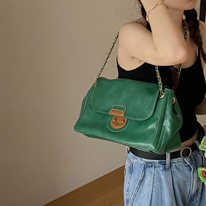 Сумка на плечо женская с цепочкой, сумочка из экокожи в винтажном стиле, вместительный зеленый багет, черно-белый саквояж для женщин
Сумка на плечо женская с цепочкой, сумочка из экокожи в винтажном стиле, вместительный зеленый багет, черно-белый саквояж для женщин
