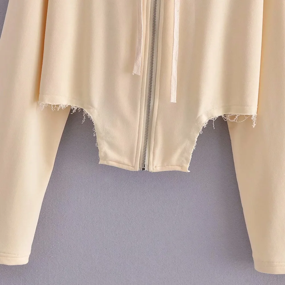 2021 summer European and American style fashion all-match hooded long sleeve asymmetric hem zipper sweater for women
2021 summer European and American style fashion all-match hooded long sleeve asymmetric hem zipper sweater for women