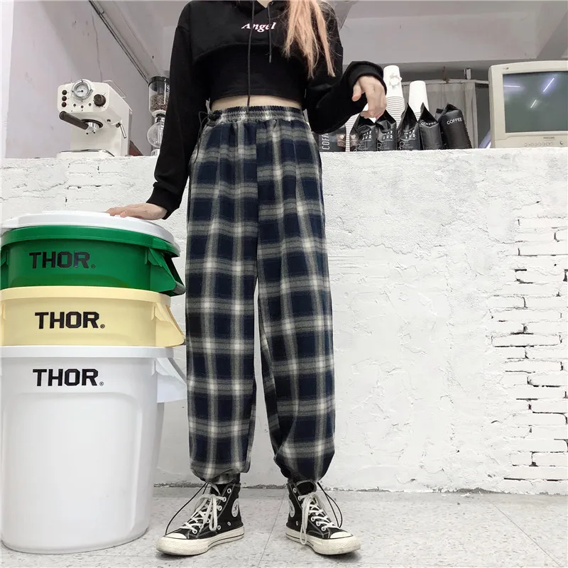 Black white plaid pants female retro loose straight high waist harem pants nine points casual pants
Black white plaid pants female retro loose straight high waist harem pants nine points casual pants