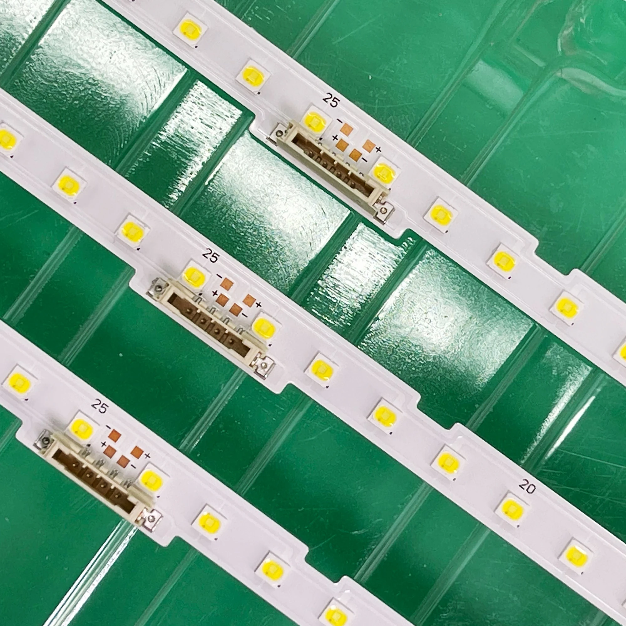 3 PCS LED backlight strip for Samsung UE75NU7100 UE75NU7200 UN75NU7100 UN75NU6900 UN75NU6950 UN75NU7200 NU7100 STS750A26_3030F
3 PCS LED backlight strip for Samsung UE75NU7100 UE75NU7200 UN75NU7100 UN75NU6900 UN75NU6950 UN75NU7200 NU7100 STS750A26_3030F