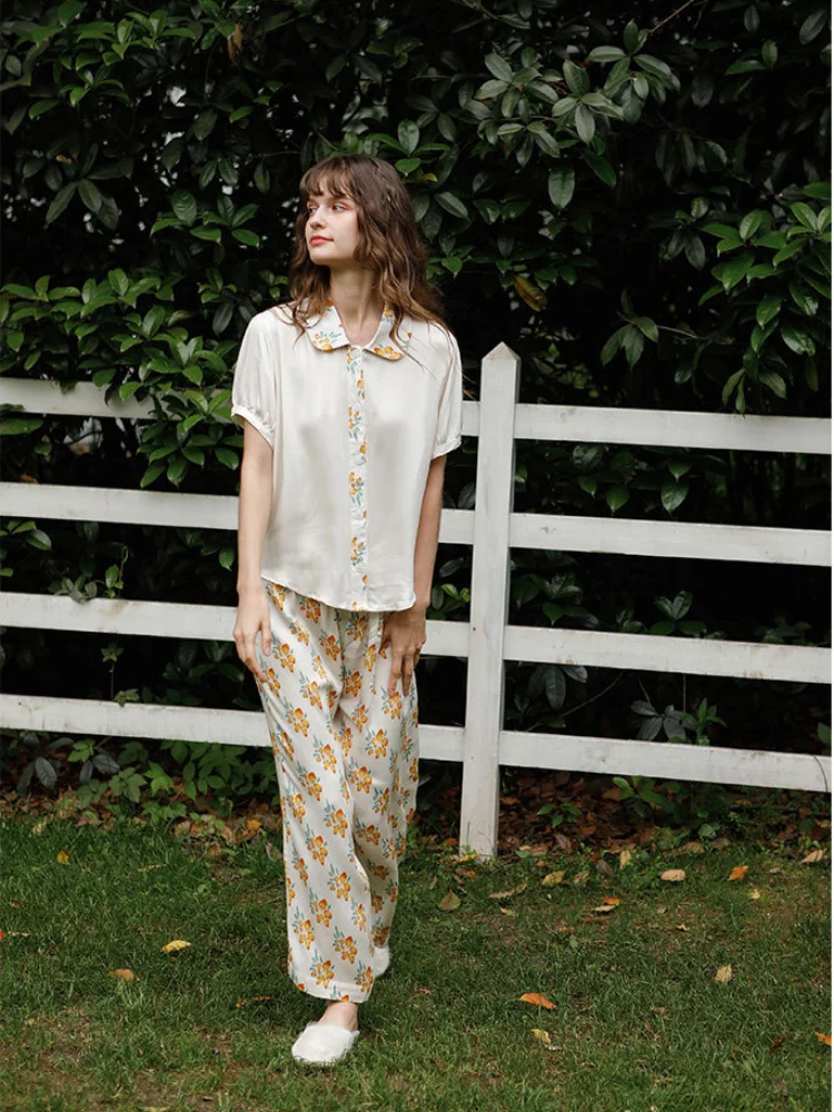2021 Show White Fairy Sweet Nighty for Ladies Pajamas Sunshine Chrysanthemum Short-sleeved Trousers Loose 2-piece Living Clothes 
2021 Show White Fairy Sweet Nighty for Ladies Pajamas Sunshine Chrysanthemum Short-sleeved Trousers Loose 2-piece Living Clothes