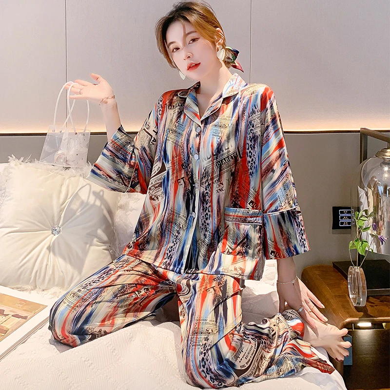 Spring Pajamas Set Women Faux Silk Letter Sleepwear Vintage Doodle Style Loose Night Suit Nightie Nightwear Leisure Home Clothes
Spring Pajamas Set Women Faux Silk Letter Sleepwear Vintage Doodle Style Loose Night Suit Nightie Nightwear Leisure Home Clothes