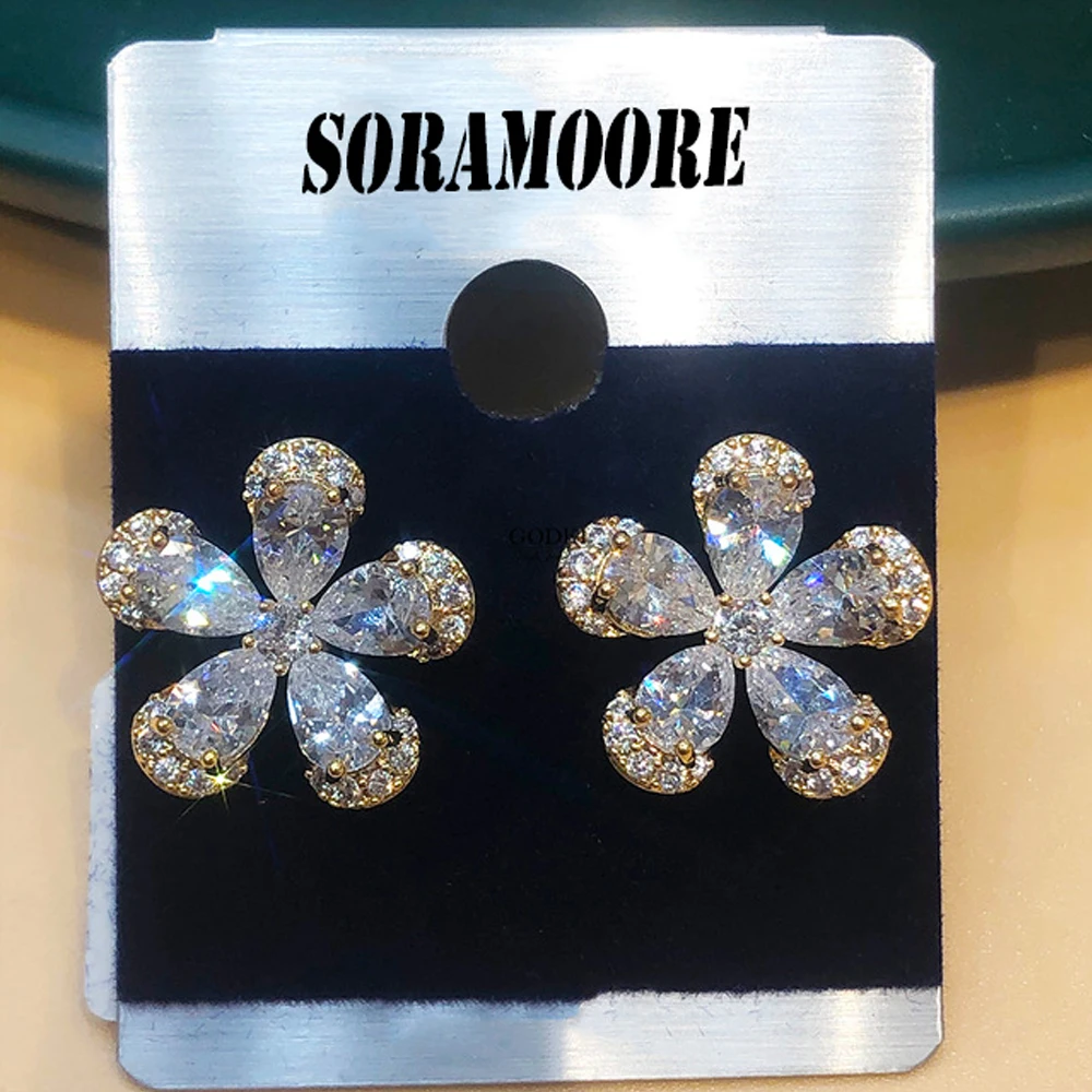 SORAMOORE Luxury Sparkling Elegant Flower Boom Earrings Full Micro Cubic Zirconia Pave Women Bridal Engagement Jewelry Addiction
SORAMOORE Luxury Sparkling Elegant Flower Boom Earrings Full Micro Cubic Zirconia Pave Women Bridal Engagement Jewelry Addiction