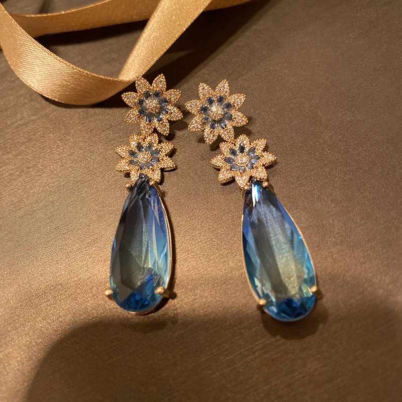 Dazz Delicate Water Drop Flower Long Dangle Earrings Zircon Gold Jewelry Women Banquet African Holiday Dress Fashion Accessories
Dazz Delicate Water Drop Flower Long Dangle Earrings Zircon Gold Jewelry Women Banquet African Holiday Dress Fashion Accessories