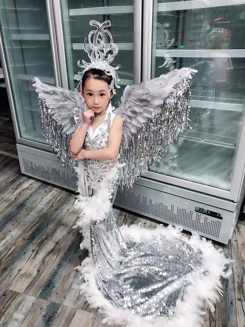 Baby Children's New Girl's Split Swimsuit Personality Exaggerated Live Trailing Catwalk Show Model Catwalk Suit Kids Clothes
Baby Children's New Girl's Split Swimsuit Personality Exaggerated Live Trailing Catwalk Show Model Catwalk Suit Kids Clothes