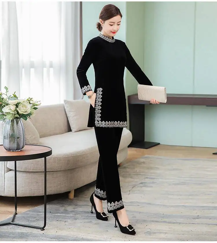 Vintage Women Suit Floral Wide leg Pants Ladies Blazer Outwear Female Fashion Elegant Golden Velvet Tracksuit For Women 2020 165 
Vintage Women Suit Floral Wide leg Pants Ladies Blazer Outwear Female Fashion Elegant Golden Velvet Tracksuit For Women 2020 165