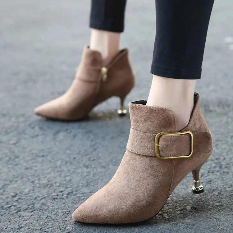 2021 winter girls' winter boots classic ankle buckle boots flocked rubber soles short, soft and fashionable 
2021 winter girls' winter boots classic ankle buckle boots flocked rubber soles short, soft and fashionable