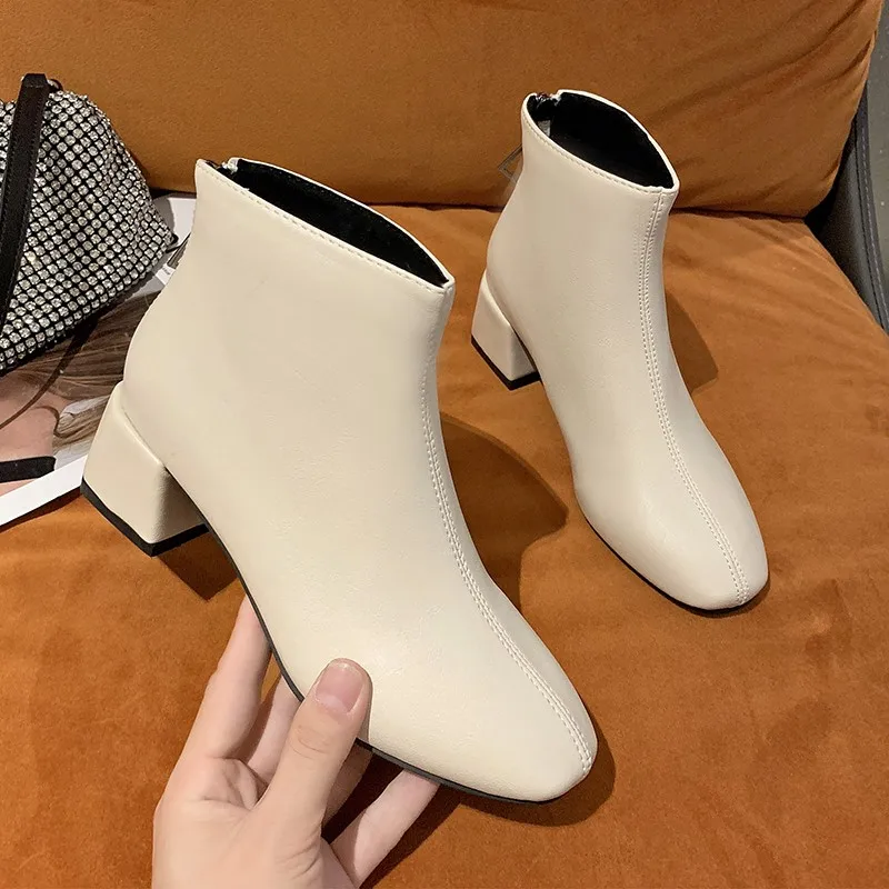 Женские черные бежевые туфли на толстом каблуке с застежкой-молнией сзади на лодыжке осень 2022 женские сексуальные туфли с круглым носком
Женские черные бежевые туфли на толстом каблуке с застежкой-молнией сзади на лодыжке осень 2022 женские сексуальные туфли с круглым носком