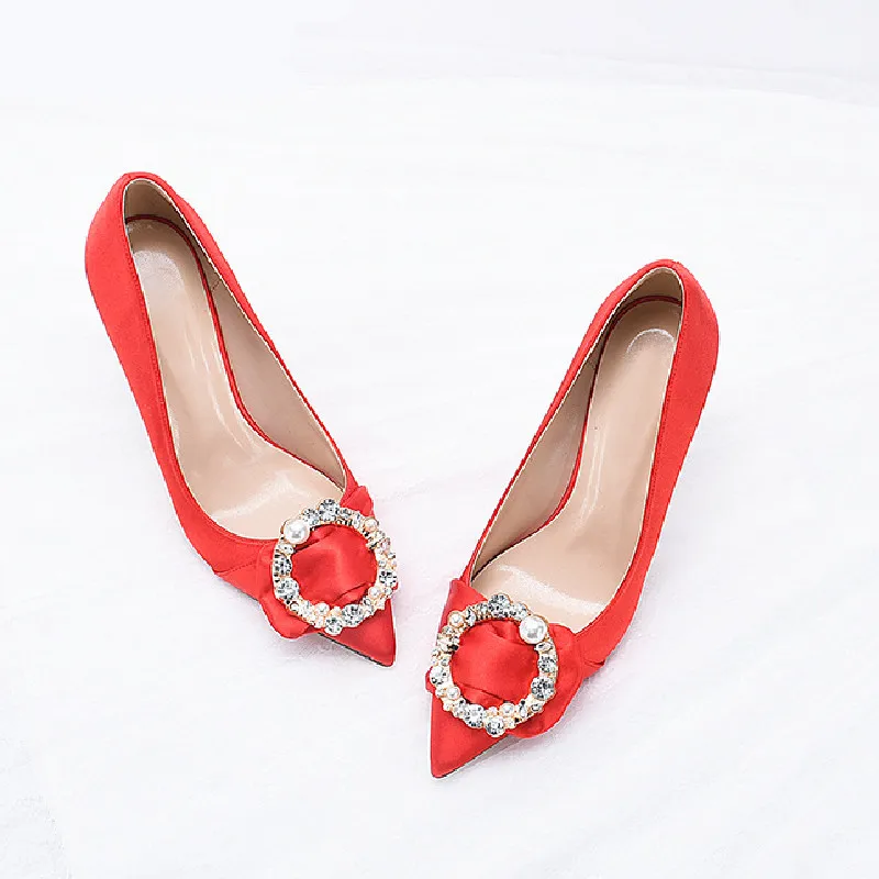 2021 new wedding shoes red high-heeled shoes for women satin pointed thin single shoes pearl rhinoceros metal buckles for women
2021 new wedding shoes red high-heeled shoes for women satin pointed thin single shoes pearl rhinoceros metal buckles for women
