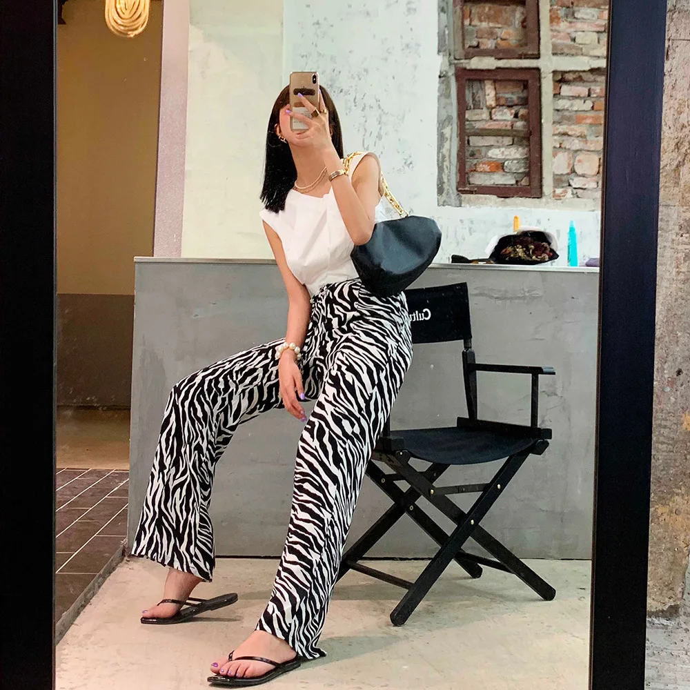 Zebra Print Wide Leg Pants Trousers Sexy High Waist Autumn Women's Pants New 2020 Fashion Casual Female Trousers Streetwear 
Zebra Print Wide Leg Pants Trousers Sexy High Waist Autumn Women's Pants New 2020 Fashion Casual Female Trousers Streetwear