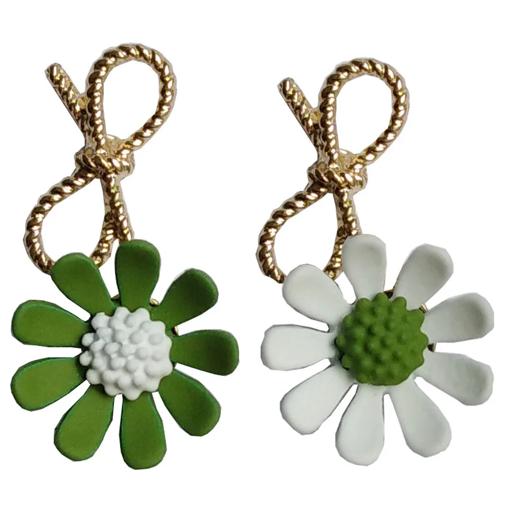 Han Edition Fashionable Flower Shape Asymmetric Stud Earrings Exquisite Lovely Decorations In Women
Han Edition Fashionable Flower Shape Asymmetric Stud Earrings Exquisite Lovely Decorations In Women