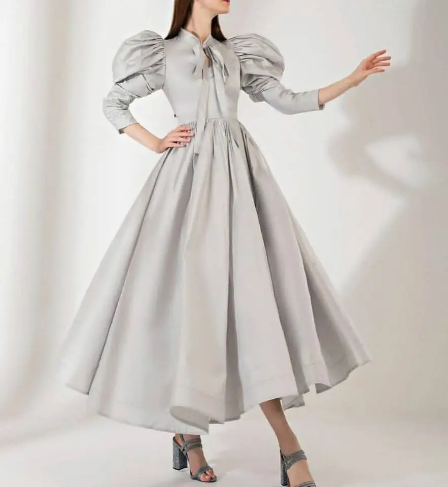 В винтажном стиле, с длинным рукавом с О-образным вырезом Серебряные вечерние платья а-силуэт ниже Длина молния Назад плиссированные Формал...
В винтажном стиле, с длинным рукавом с О-образным вырезом Серебряные вечерние платья а-силуэт ниже Длина молния Назад плиссированные Формал...