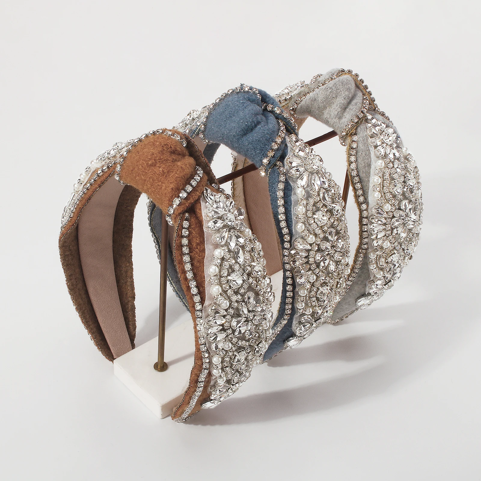 Повязка на голову с узлом женская, милый обруч с имитацией жемчуга, зимний аксессуар для волос, бижутерия, хороший подарок
Повязка на голову с узлом женская, милый обруч с имитацией жемчуга, зимний аксессуар для волос, бижутерия, хороший подарок