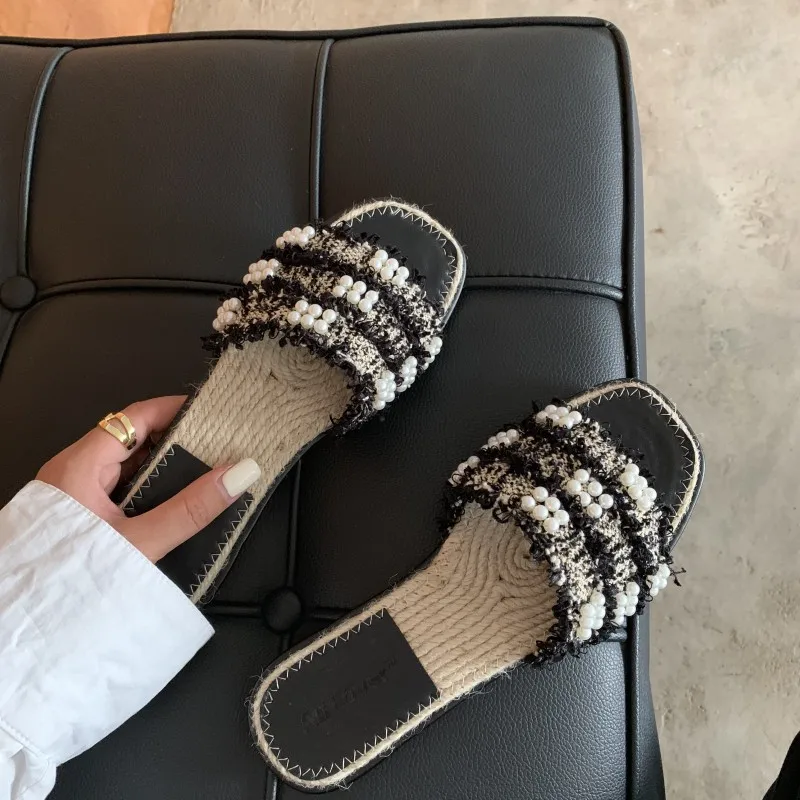 Shoes Ladies' Slippers Luxury Slides Slipers Women Low Rubber Flip Flops Summer Designer 2021 Hawaiian Flat PU Hoof Heels Basic
Shoes Ladies' Slippers Luxury Slides Slipers Women Low Rubber Flip Flops Summer Designer 2021 Hawaiian Flat PU Hoof Heels Basic