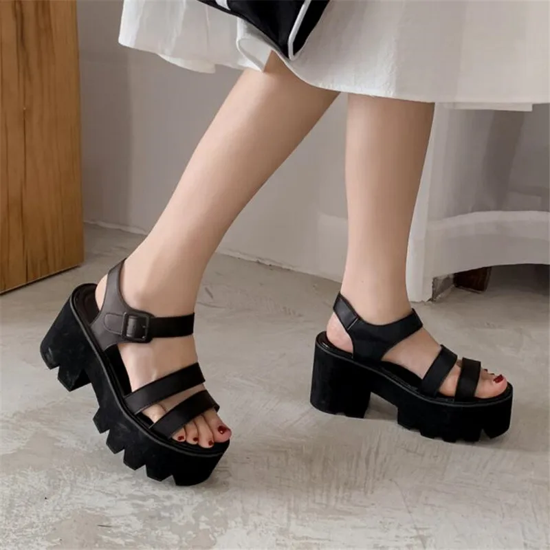 Thick-soled women's shoes 2021 summer women's shoes thick heel fashion buckle casual ladies sandals high quality
Thick-soled women's shoes 2021 summer women's shoes thick heel fashion buckle casual ladies sandals high quality