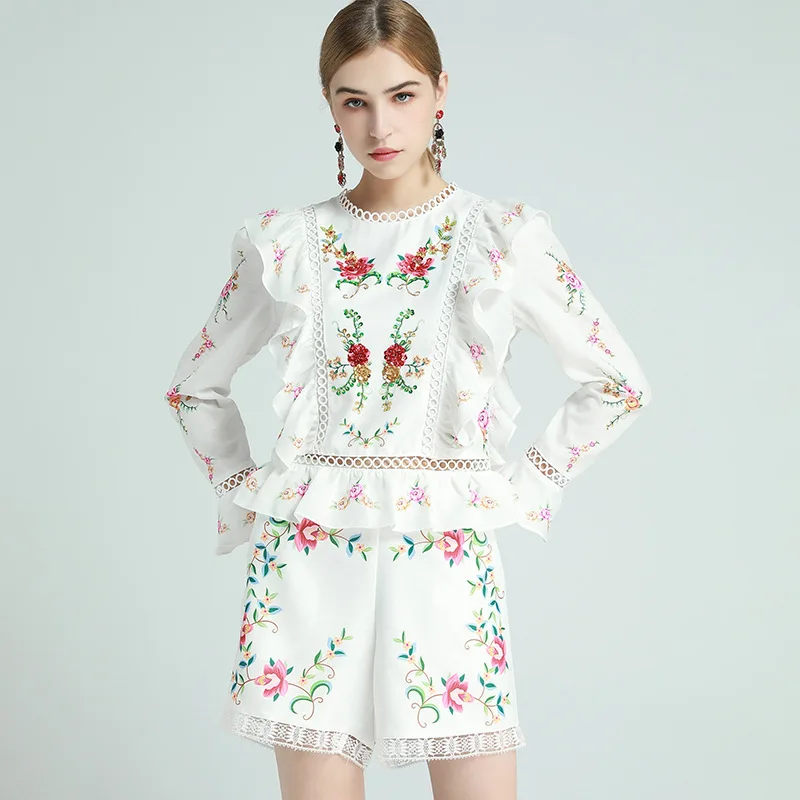Fashion Temperament New Women's Lotus Leaf Long Sleeve Splicing Beads Sequined Shirt Printed Shorts Two-Piece Set
Fashion Temperament New Women's Lotus Leaf Long Sleeve Splicing Beads Sequined Shirt Printed Shorts Two-Piece Set