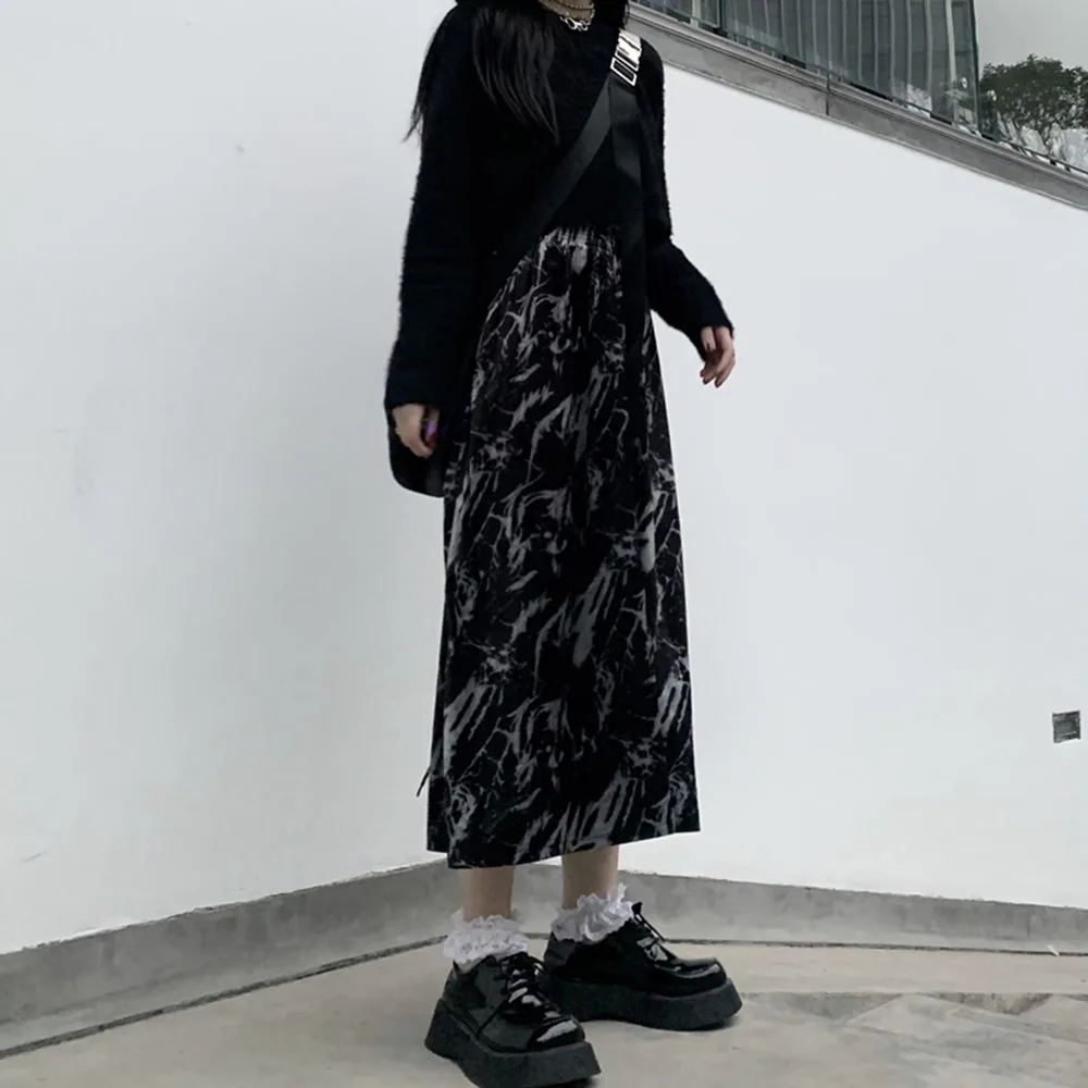 Goth Harajuku Tie Dye Graffiti Skirt Women High Waist Split Casual Gothic Midi Skirts 2021 New Retro Preppy Style A Line
Goth Harajuku Tie Dye Graffiti Skirt Women High Waist Split Casual Gothic Midi Skirts 2021 New Retro Preppy Style A Line
