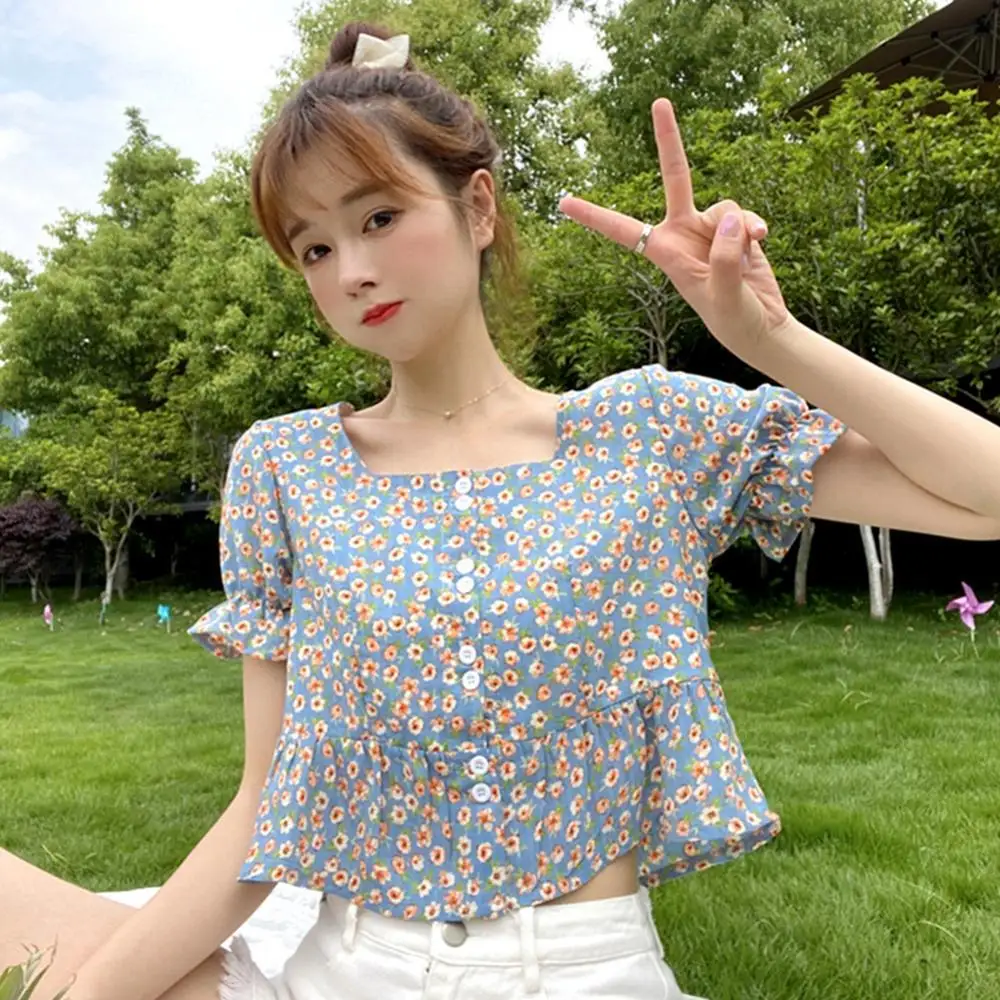 Цветочный принт с квадратным вырезом Женские рубашки в Корейском стиле, модная футболка с короткими рукавами и пуговицами, повседневные рубашки, летние, милые Y2K Молодежная женская одежда
Цветочный принт с квадратным вырезом Женские рубашки в Корейском стиле, модная футболка с короткими рукавами и пуговицами, повседневные рубашки, летние, милые Y2K Молодежная женская одежда