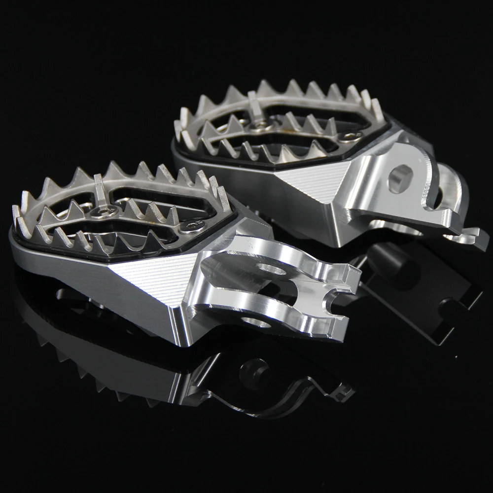 CNC Aluminum Motorcycle foot rests footrest footpegs Pegs Pedals For Honda CR125/250 CRF150R 450R 450 250R 250 250X 450X 250L/M
CNC Aluminum Motorcycle foot rests footrest footpegs Pegs Pedals For Honda CR125/250 CRF150R 450R 450 250R 250 250X 450X 250L/M