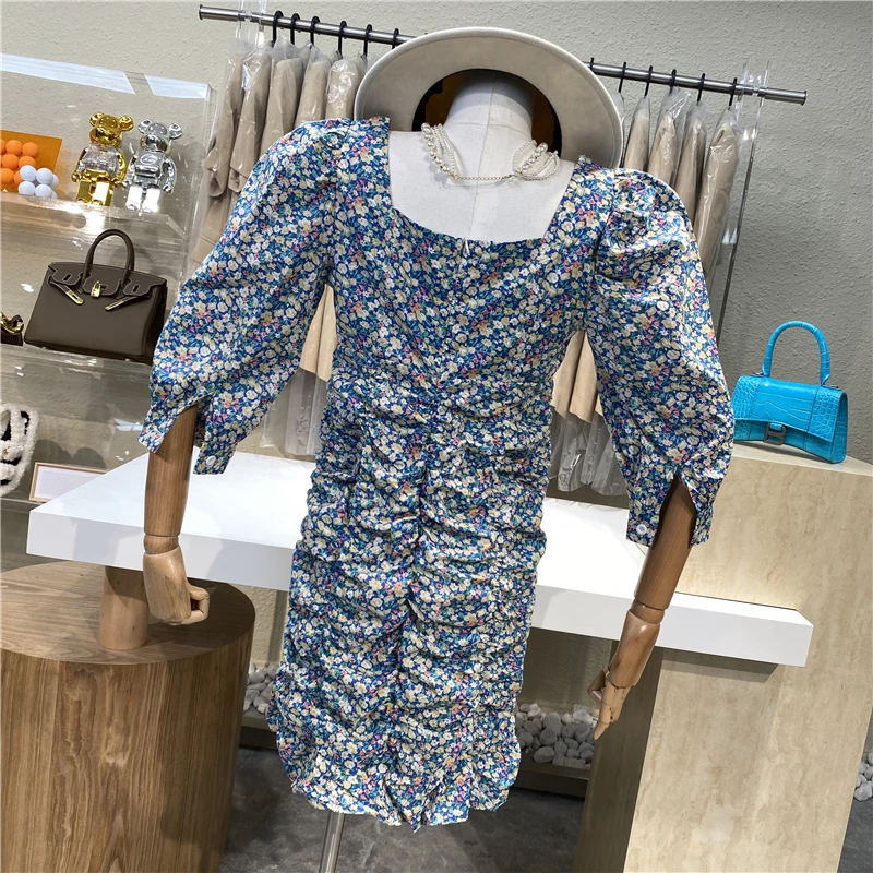 Niche Design Age-reducing V-neck Bubble Sleeve Pleated Waist Dress 2021 New Slim Floral Ruffled Skirt Dress
Niche Design Age-reducing V-neck Bubble Sleeve Pleated Waist Dress 2021 New Slim Floral Ruffled Skirt Dress