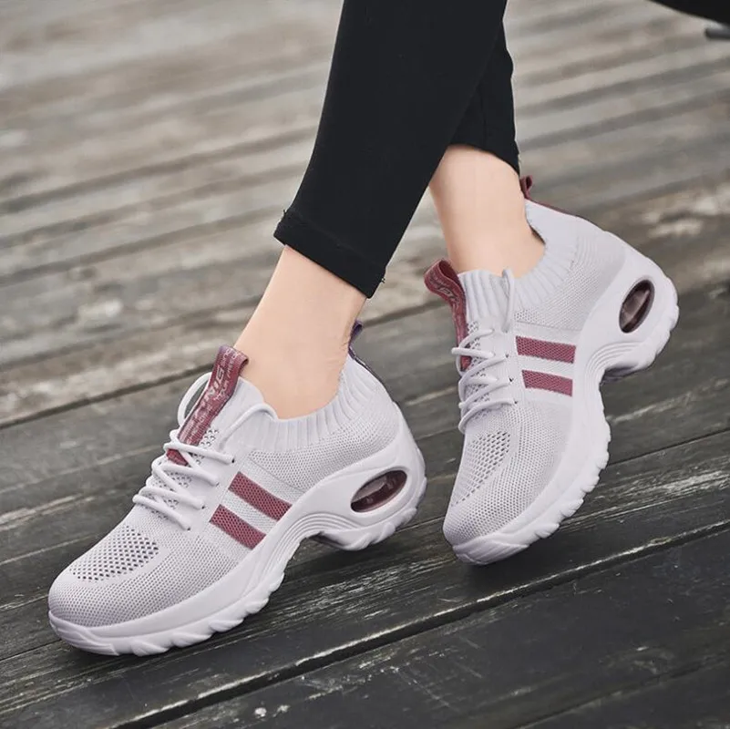 Casual Women Sneakers Breathable Feminine Tennis Shoes Cushion Walking Footwear Platform Increasing Height Lace-up 35-42
Casual Women Sneakers Breathable Feminine Tennis Shoes Cushion Walking Footwear Platform Increasing Height Lace-up 35-42