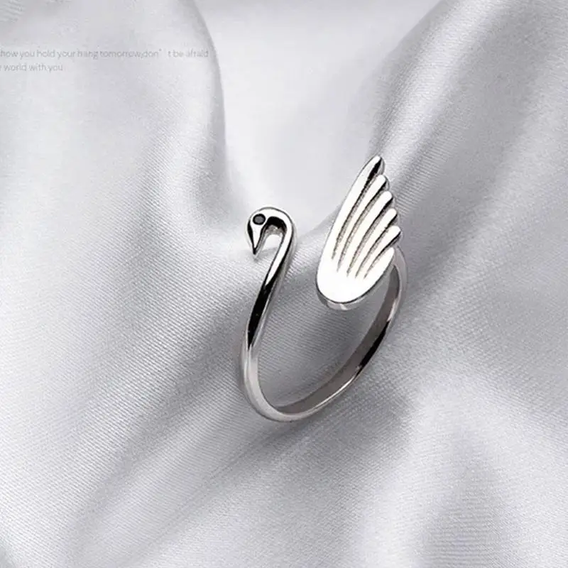 Adjustable Swan Knitting Loop Crochet Ring Copper Knitting Ring Thimble Yarn Guide Tool Sewing Accessories Finger Decoration
Adjustable Swan Knitting Loop Crochet Ring Copper Knitting Ring Thimble Yarn Guide Tool Sewing Accessories Finger Decoration