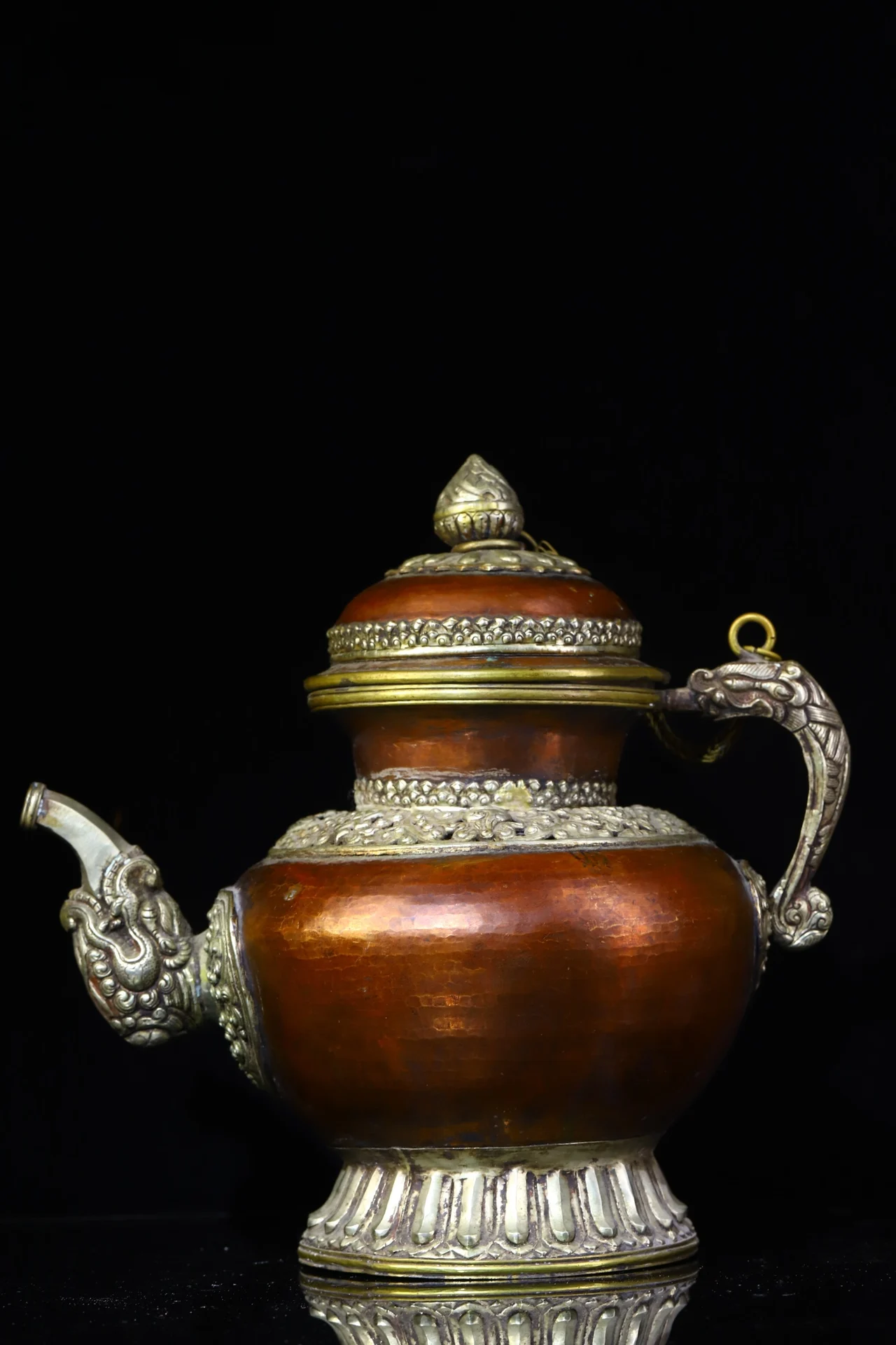 12" Chinese Folk Collection Old purple Bronze Outsourcing Tibetan silver Big butter pot teapot Hidden pot ornament Town house
12" Chinese Folk Collection Old purple Bronze Outsourcing Tibetan silver Big butter pot teapot Hidden pot ornament Town house