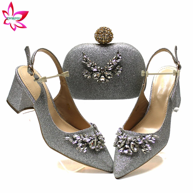Silver Color New Arrivals Italian Women Shoes and Bag to Match High Quality Mid Heels with Crystal for Wedding Party
Silver Color New Arrivals Italian Women Shoes and Bag to Match High Quality Mid Heels with Crystal for Wedding Party