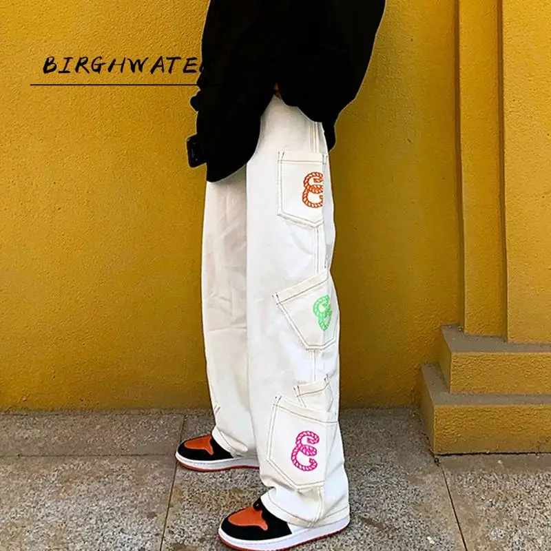 Retro Pocket Letter Print Straight Cargo Pants Men and Women Oversize Jeans Trousers Harajuku Streetwear Casual Denim Pants
Retro Pocket Letter Print Straight Cargo Pants Men and Women Oversize Jeans Trousers Harajuku Streetwear Casual Denim Pants