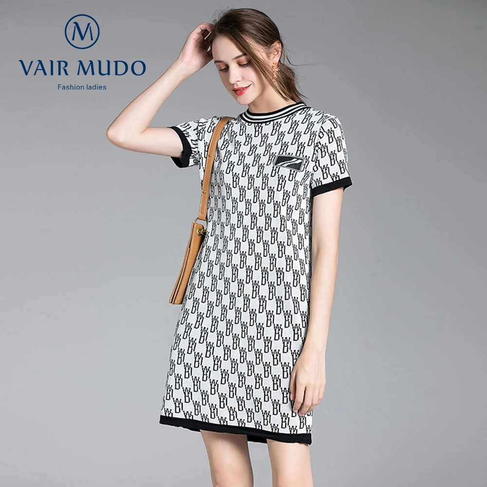 French Black Dress Women's Summer 2021New Casual Loose Temperament Retro Slim Short-Sleeved Skirt Women Black White ElegantY-108
French Black Dress Women's Summer 2021New Casual Loose Temperament Retro Slim Short-Sleeved Skirt Women Black White ElegantY-108