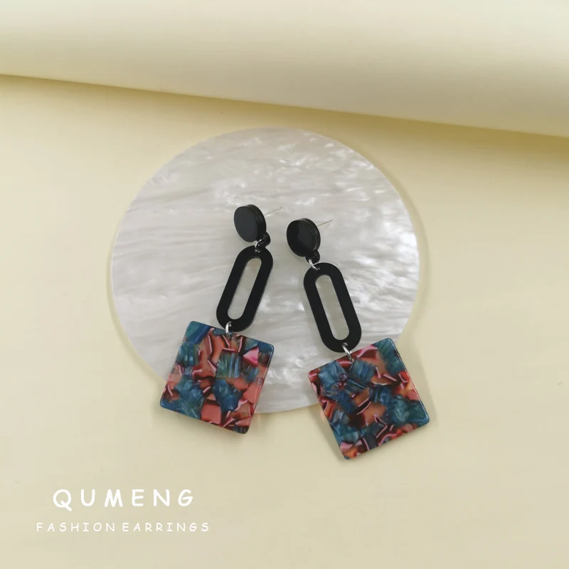 QUMENG 2021 Colorful Geometric Square Texture Acrylic Acetic Acid Long Pendant Earrings Creative Unique Fashion Retro Jewelry
QUMENG 2021 Colorful Geometric Square Texture Acrylic Acetic Acid Long Pendant Earrings Creative Unique Fashion Retro Jewelry