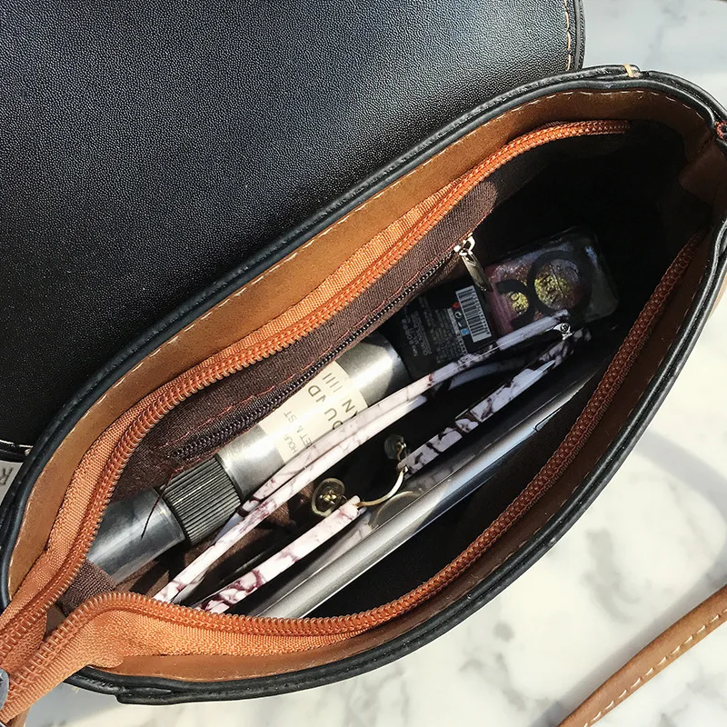 One-shoulder Korean version New saddle bag with deer Pendant Single Shoulder Bag Hand-held Slant Fashion Leisure time Retro Bag
One-shoulder Korean version New saddle bag with deer Pendant Single Shoulder Bag Hand-held Slant Fashion Leisure time Retro Bag
