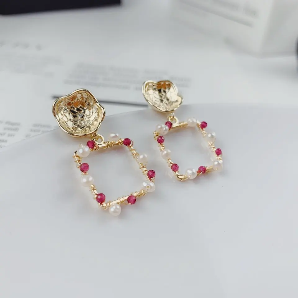 S925 Sterling Silver Needle Natural Freshwater Pearl Earrings New Trendy Earrings Net Red Ins Niche Design Temperament Earrings 
S925 Sterling Silver Needle Natural Freshwater Pearl Earrings New Trendy Earrings Net Red Ins Niche Design Temperament Earrings