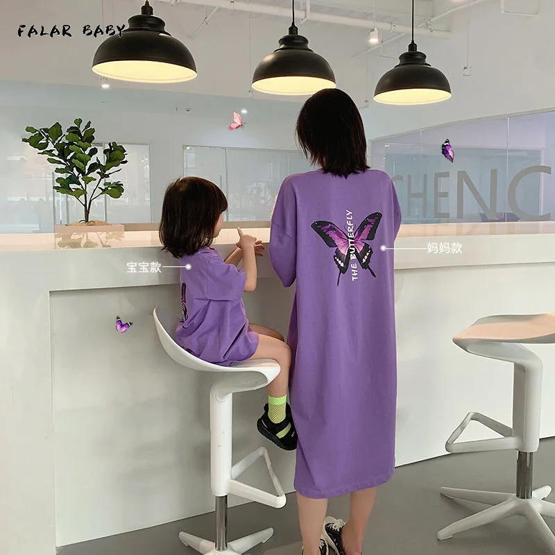 Parent-child short-sleeved t-shirt skirt mother and women 2020 summer purple butterfly print dress
Parent-child short-sleeved t-shirt skirt mother and women 2020 summer purple butterfly print dress