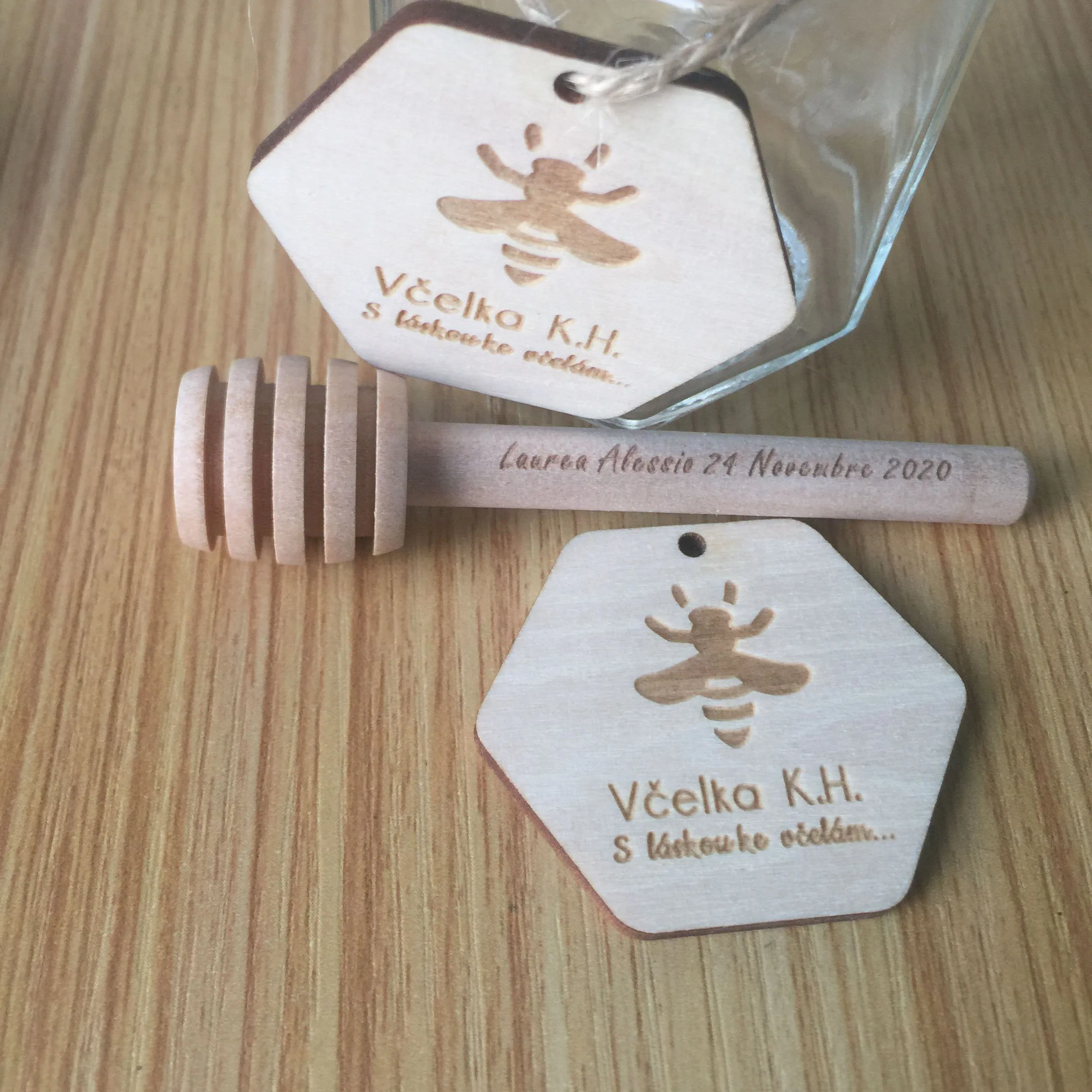 Custom wooden bee wooden tags,laser cut tags, personalized Gift tag,Wedding gifts wood Hang Tags
Custom wooden bee wooden tags,laser cut tags, personalized Gift tag,Wedding gifts wood Hang Tags