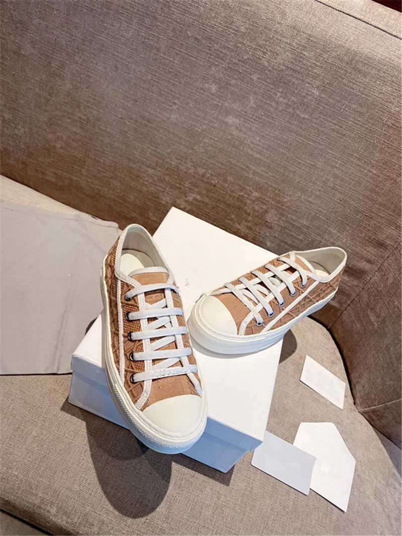 Fashion Women Vulcanized Shoes Sneakers Ladies Lace-up Casual Shoes Breathable Canvas Lover Shoes Flats Women Loafers botas de
Fashion Women Vulcanized Shoes Sneakers Ladies Lace-up Casual Shoes Breathable Canvas Lover Shoes Flats Women Loafers botas de
