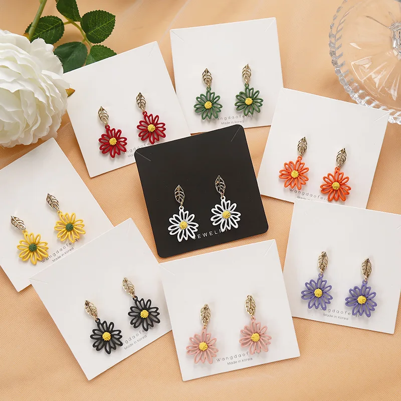 Korean Fresh Leaf Earrings Small Daisy Hollow Flower Earrings Simple And Versatile Ins Style Earrings Earrings
Korean Fresh Leaf Earrings Small Daisy Hollow Flower Earrings Simple And Versatile Ins Style Earrings Earrings