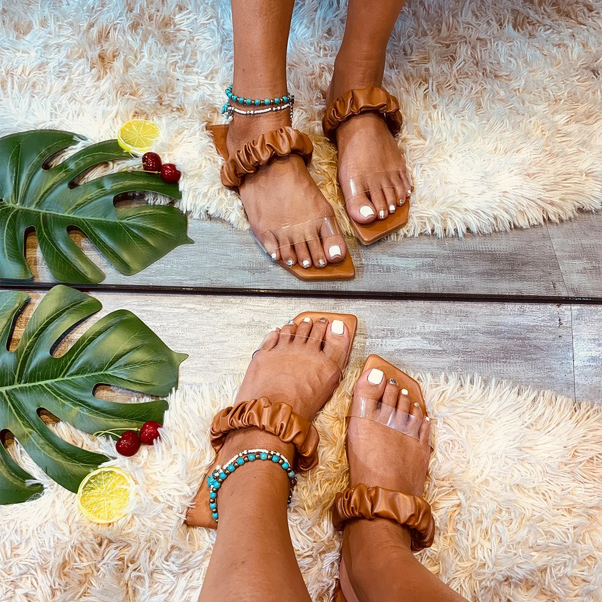 Women's Slippers 2021 Fashion Ladies Transparent Flip Flops Female Flats Anti Slip Beach Footwear Woman Shoes Square Toe Comfort
Women's Slippers 2021 Fashion Ladies Transparent Flip Flops Female Flats Anti Slip Beach Footwear Woman Shoes Square Toe Comfort