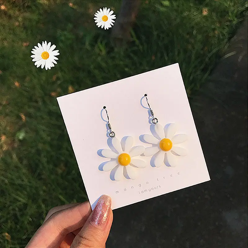 Korean Cute Daisy Earings for Women Acrylic Resin Color Flower Dangle Earrings Fashion Jewelry Holiday Party Eardrop
Korean Cute Daisy Earings for Women Acrylic Resin Color Flower Dangle Earrings Fashion Jewelry Holiday Party Eardrop