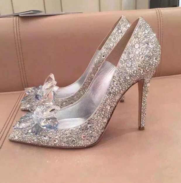 Fashion Week Celebrity Top Grade Cinderella Crystal Shoes Bridal Rhinestone Wedding Shoes With Flower woman thin high heels
Fashion Week Celebrity Top Grade Cinderella Crystal Shoes Bridal Rhinestone Wedding Shoes With Flower woman thin high heels