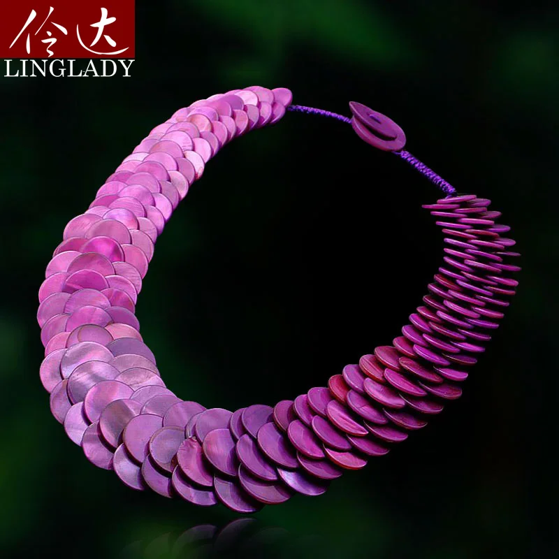 LINGLADY korean version shell necklace, exaggerated style great match with Sweater.
LINGLADY korean version shell necklace, exaggerated style great match with Sweater.