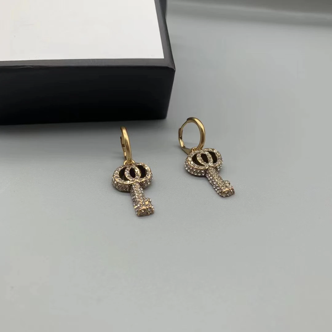 Женские серьги из серебра 100% пробы, с буквами и растениями 
Женские серьги из серебра 100% пробы, с буквами и растениями