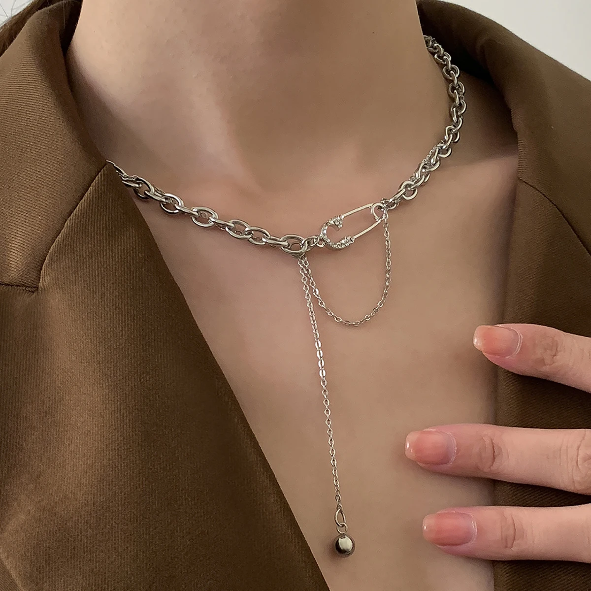SHIXIN Simple Stainless Steel Chain Thin Chain Tassel Necklace for Women Trendy Small Bead Pendant Necklace Fashion Jewelry 2021
SHIXIN Simple Stainless Steel Chain Thin Chain Tassel Necklace for Women Trendy Small Bead Pendant Necklace Fashion Jewelry 2021