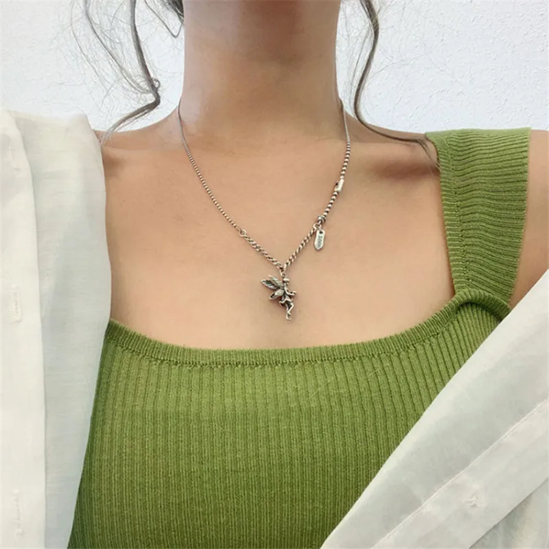 Korean Style 925 Silver Girls Vintage Retro Angel Wing Cute Bee Pendant Necklace Women Luxury Curb Chain Niche Sweater Chokers
Korean Style 925 Silver Girls Vintage Retro Angel Wing Cute Bee Pendant Necklace Women Luxury Curb Chain Niche Sweater Chokers