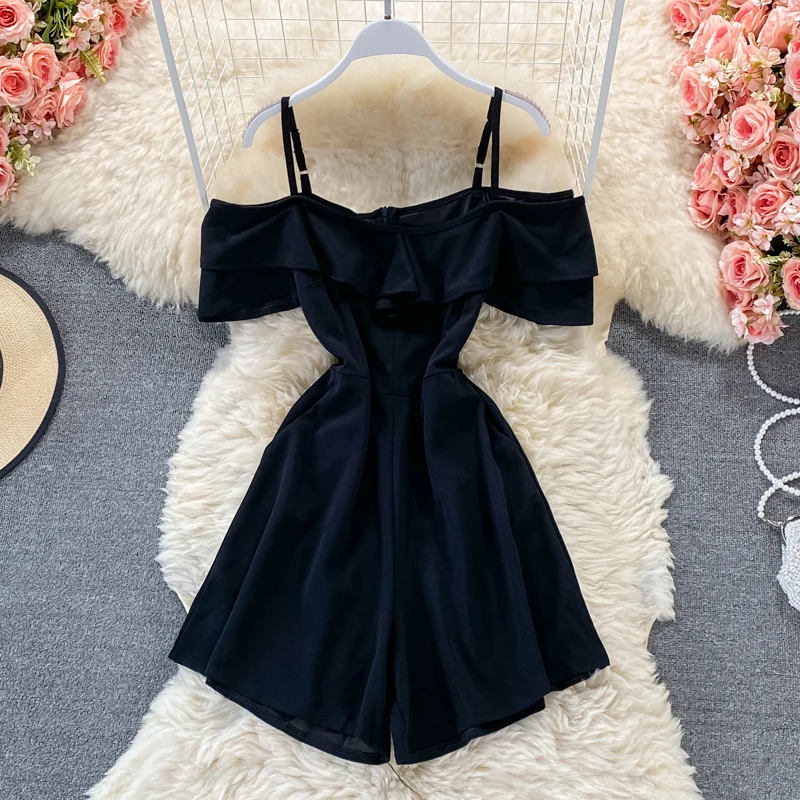 2021 summer new sexy spaghetti strap women fashion jumpsuits off shoulder ruffle solid color wide-leg short pants romper
2021 summer new sexy spaghetti strap women fashion jumpsuits off shoulder ruffle solid color wide-leg short pants romper