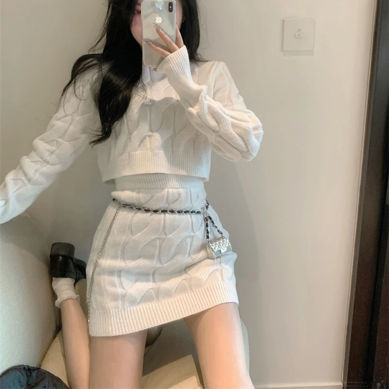 Korean Fashion Vintage Sweater Two Piece Set Women Long Sleeve Knit Tops + Sexy Bodycon Mini Skirt Suits Knitted 2 Piece Outfits
Korean Fashion Vintage Sweater Two Piece Set Women Long Sleeve Knit Tops + Sexy Bodycon Mini Skirt Suits Knitted 2 Piece Outfits